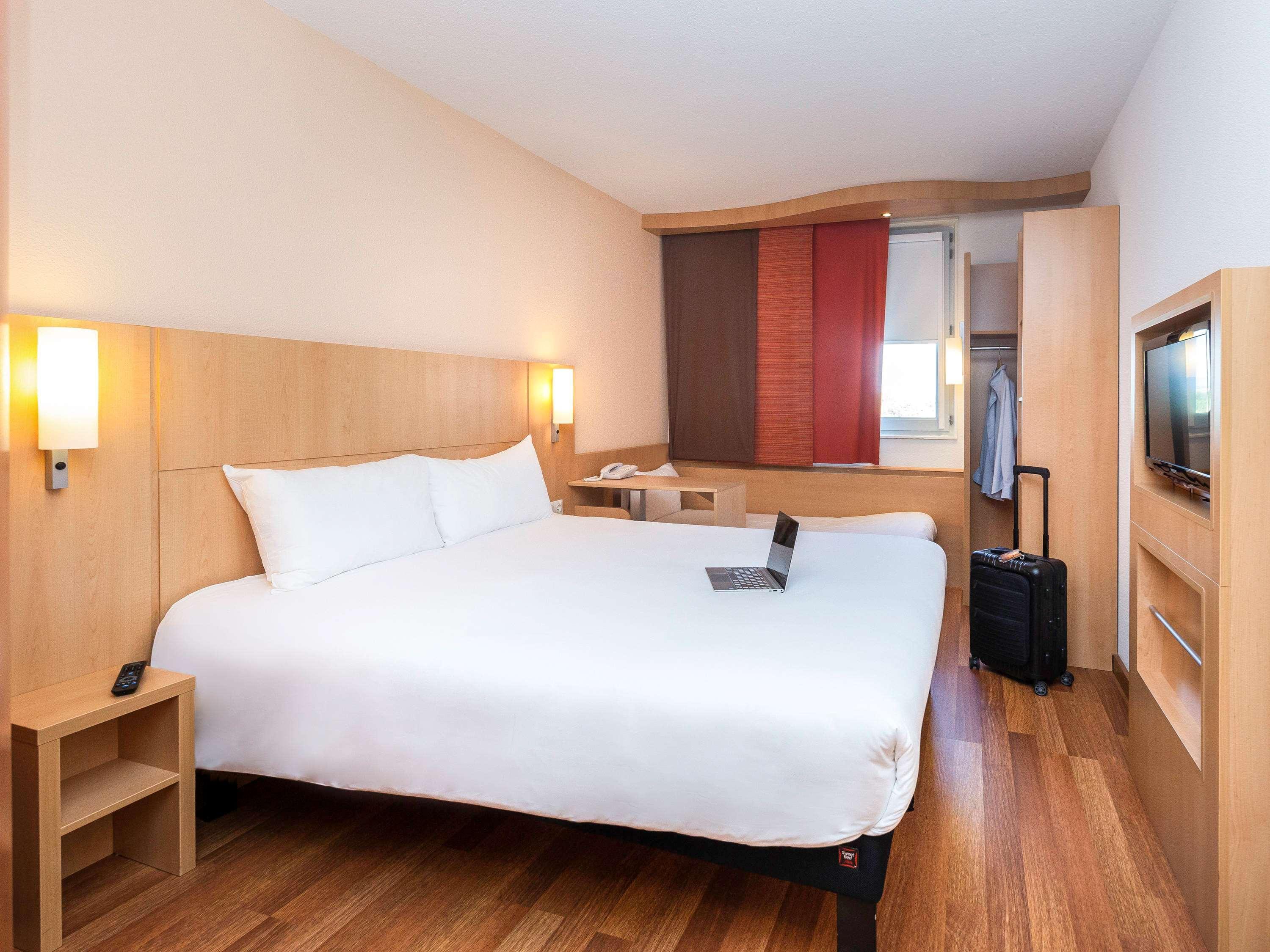 Ibis Lyon Est Chaponnay Otel Dış mekan fotoğraf