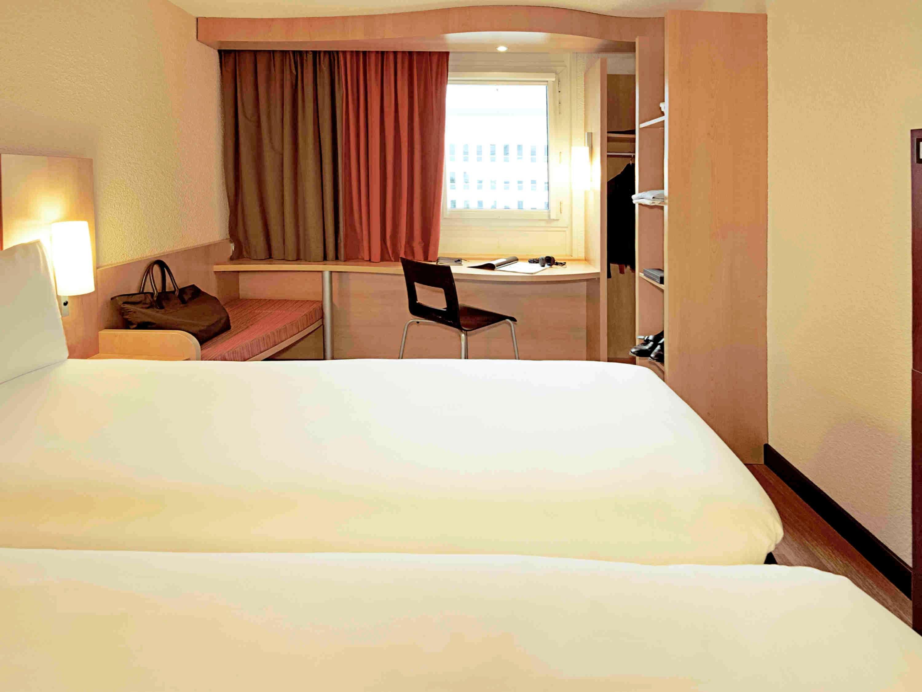 Ibis Lyon Est Chaponnay Otel Dış mekan fotoğraf