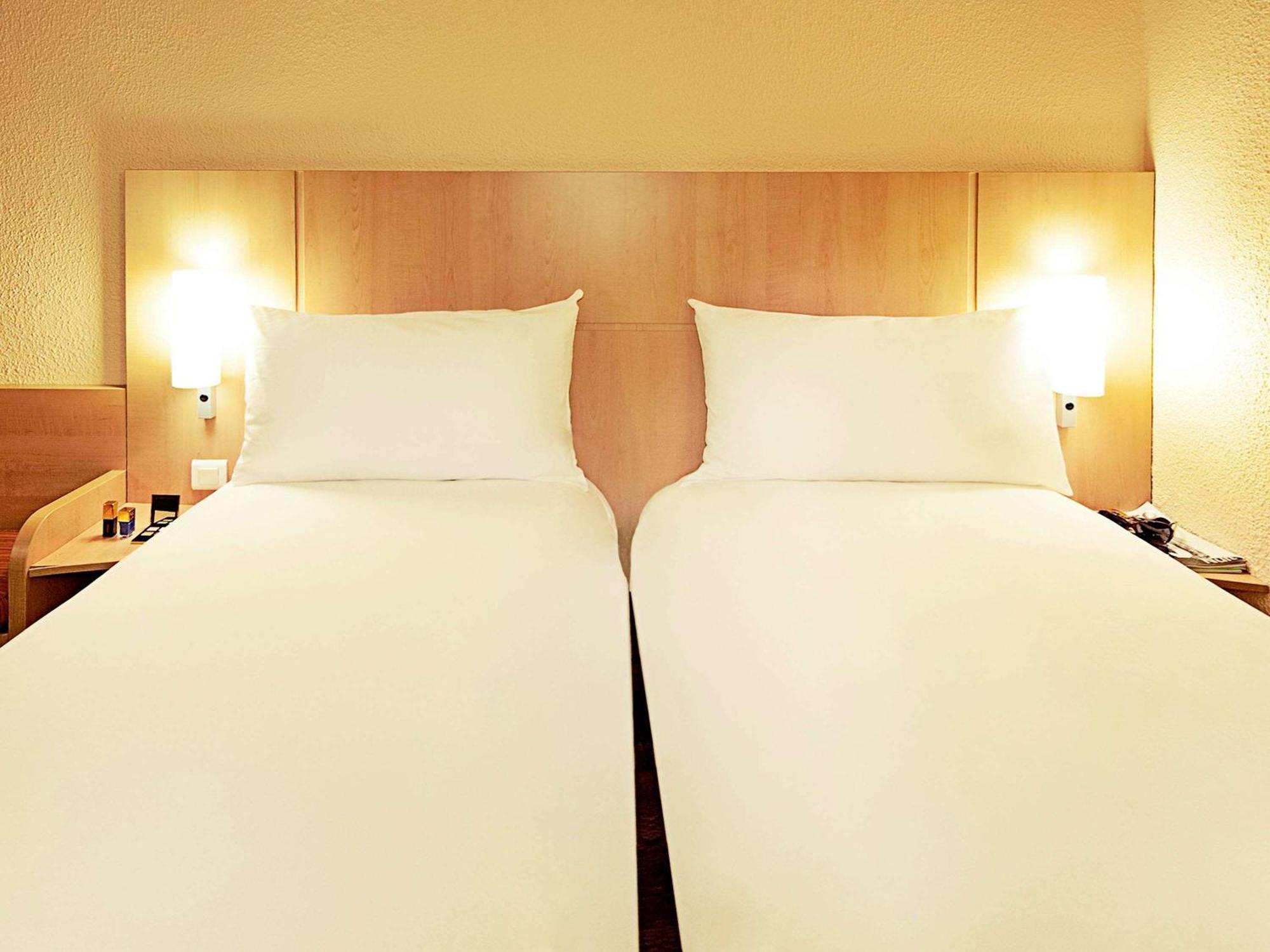 Ibis Lyon Est Chaponnay Otel Dış mekan fotoğraf