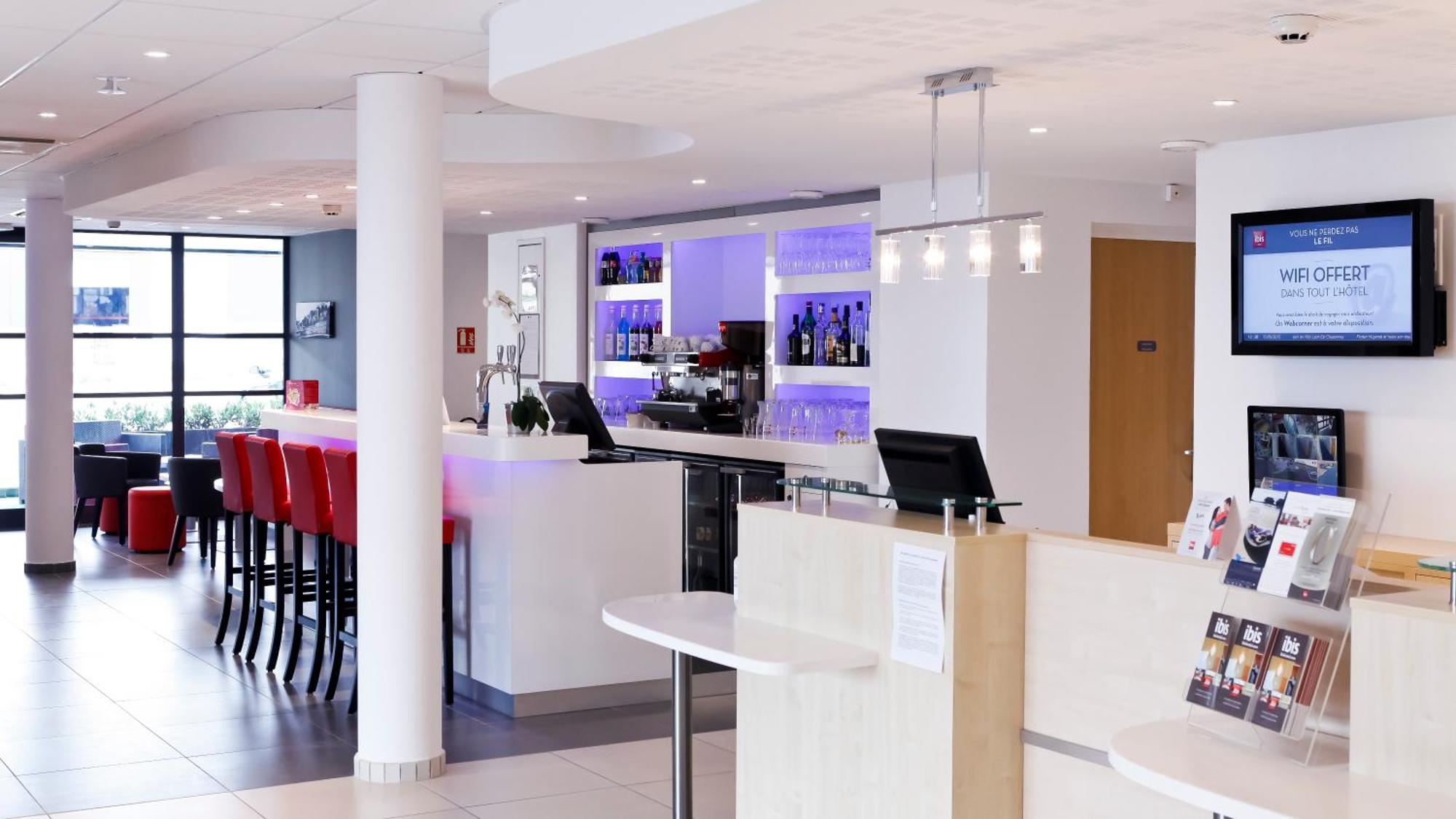 Ibis Lyon Est Chaponnay Otel Restoran fotoğraf