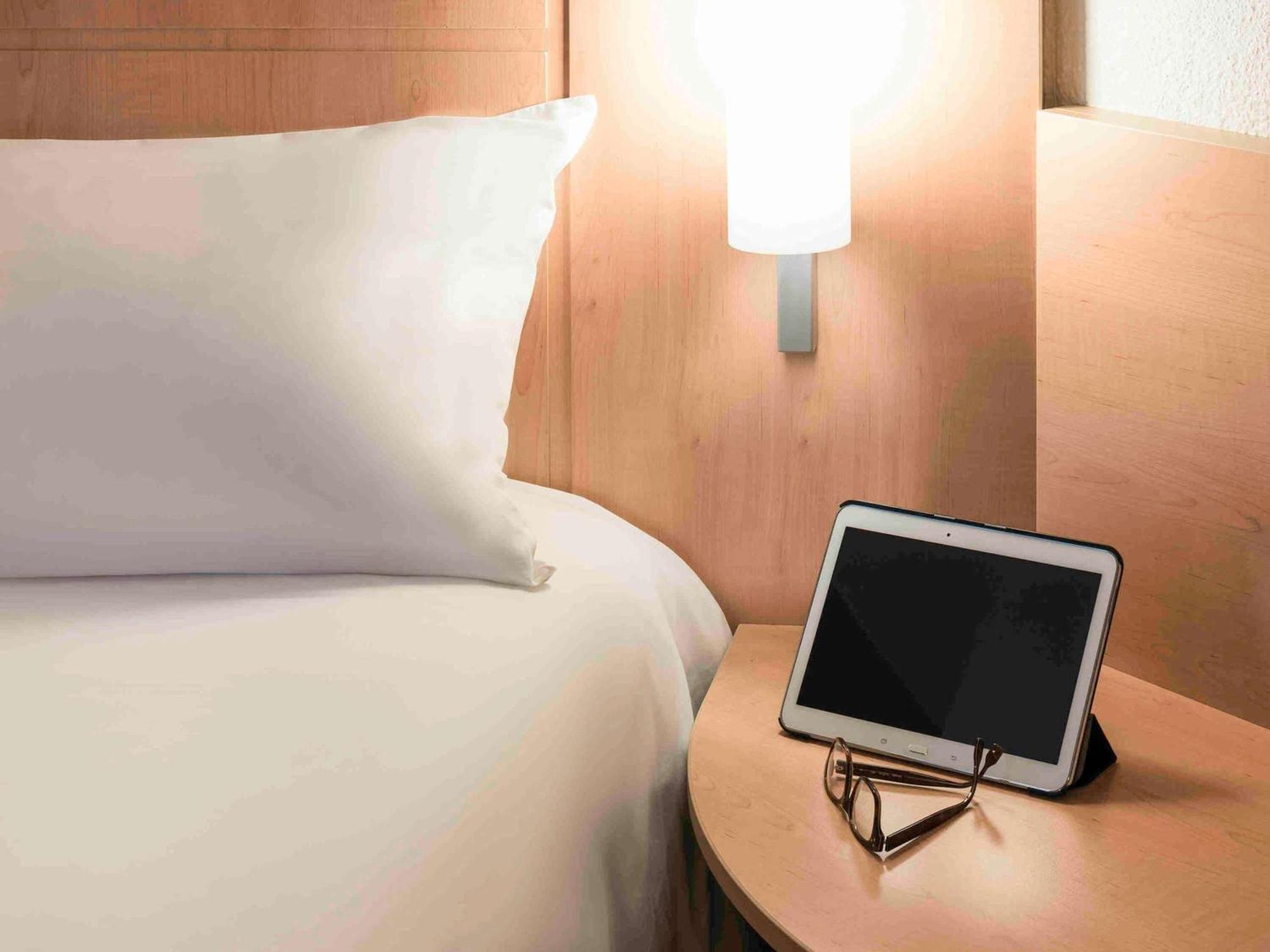 Ibis Lyon Est Chaponnay Otel Dış mekan fotoğraf