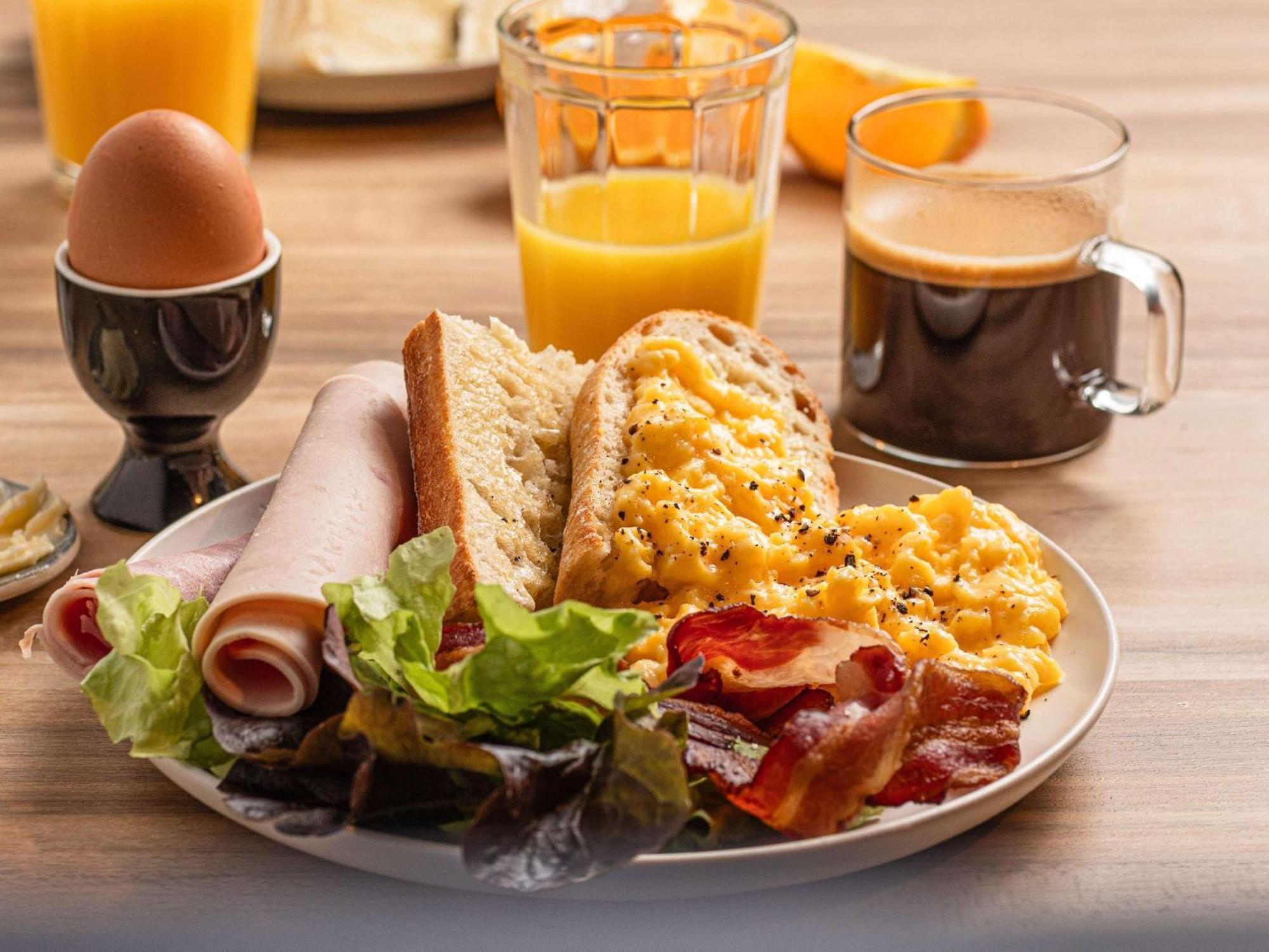 Ibis Lyon Est Chaponnay Otel Dış mekan fotoğraf