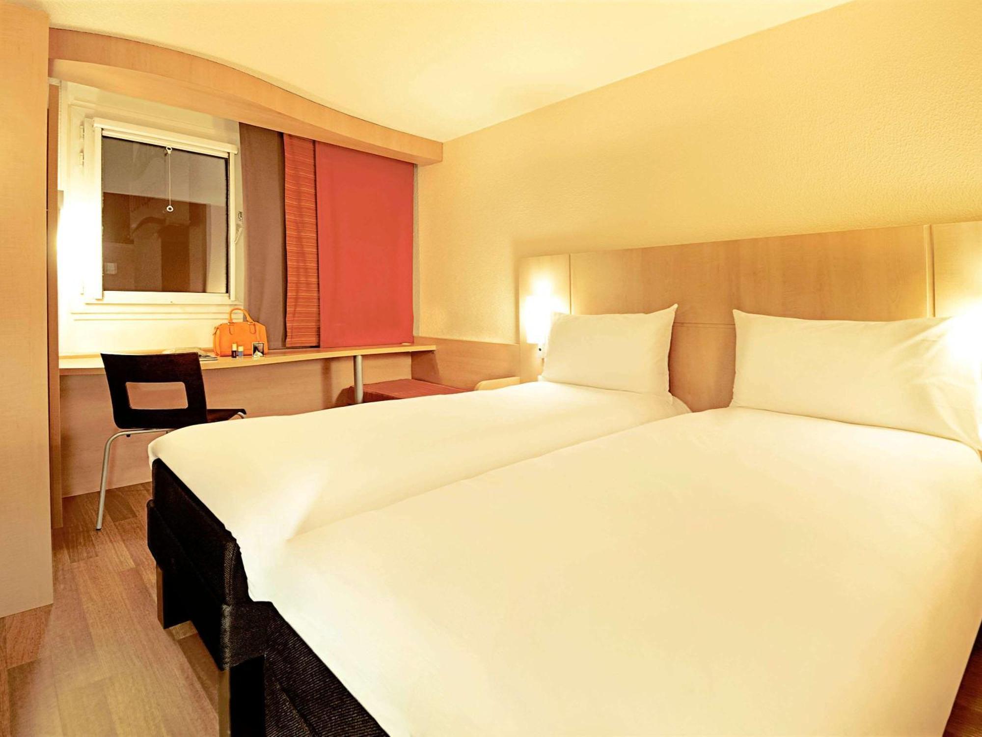 Ibis Lyon Est Chaponnay Otel Dış mekan fotoğraf