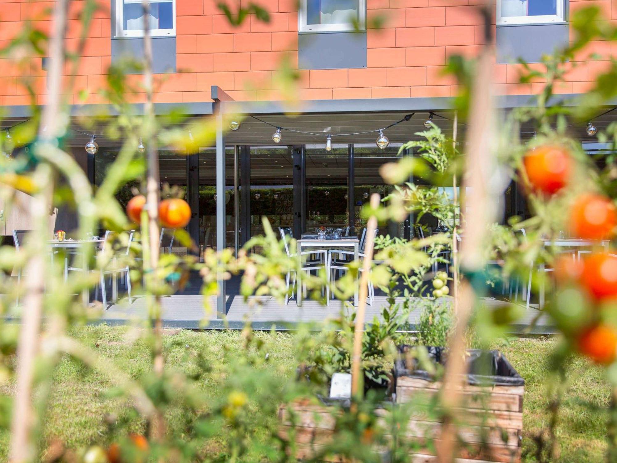 Ibis Lyon Est Chaponnay Otel Dış mekan fotoğraf
